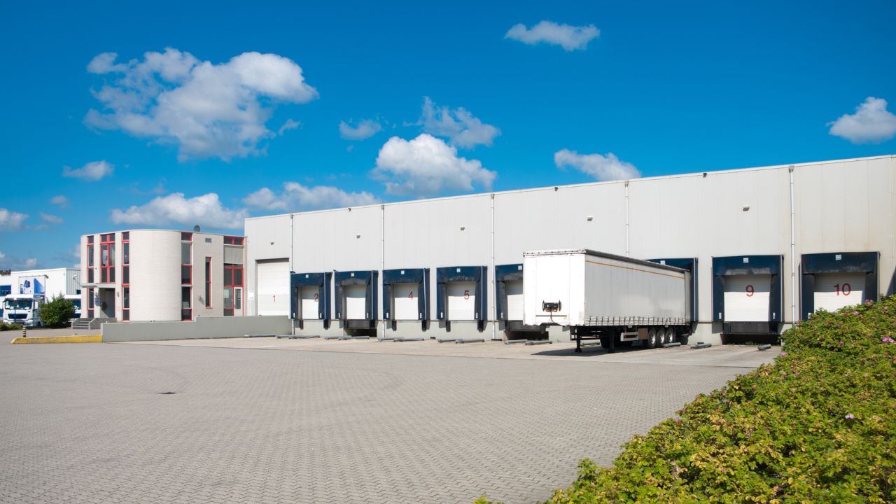 Can You Collect Goods From Different Suppliers’ Factories Before Shipping to Australia