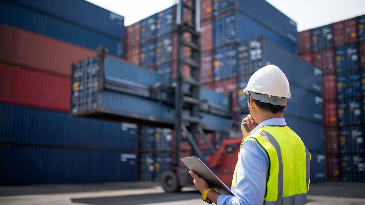 How Does Customs Clearance Work for a Shared LCL Container