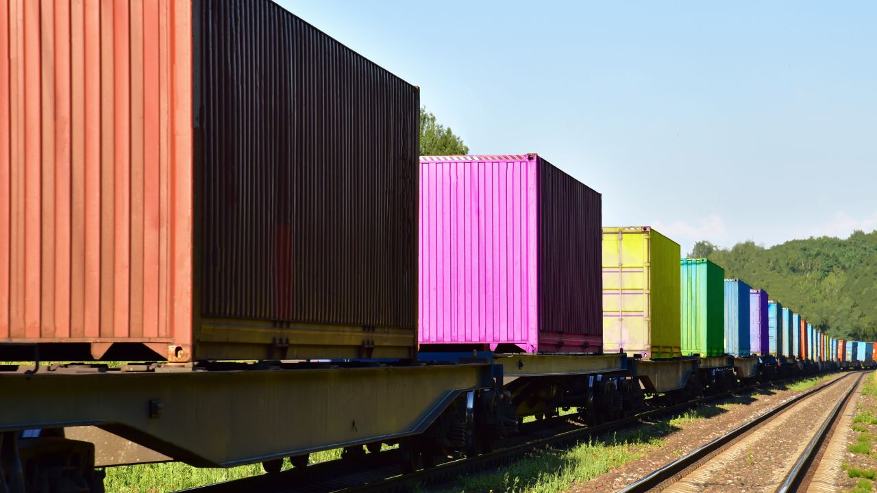 Top Routes to Ship Cargo from China to Poland